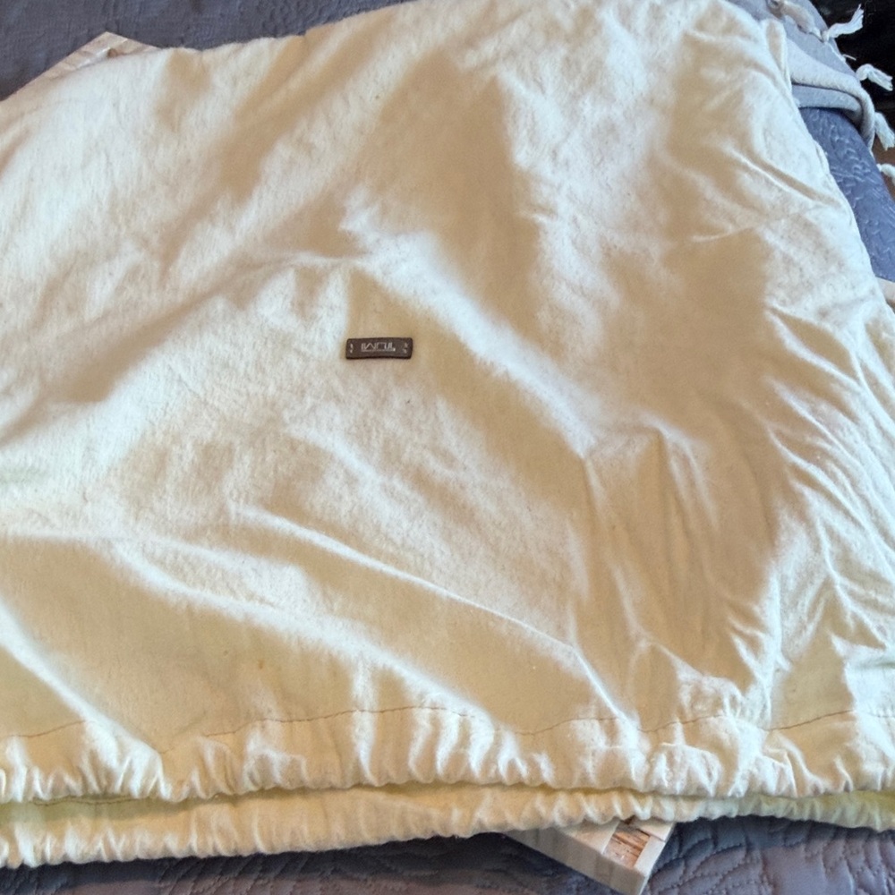 Tumi Taupe Tote Bag with dust cover - Picture 6 of 11